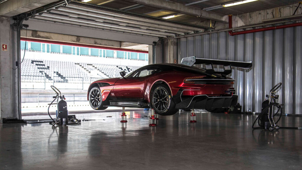 Algarve Internacional Circuit - Aston Martin Vulcan - 1 of 24 - in pits