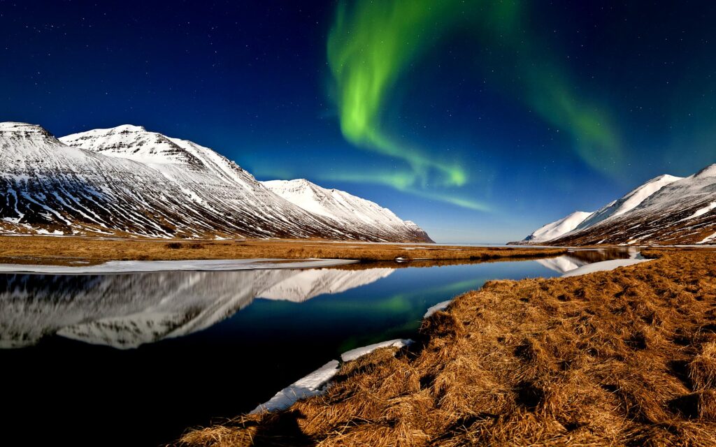 hedinsfjordur-auroraborealis-iceland